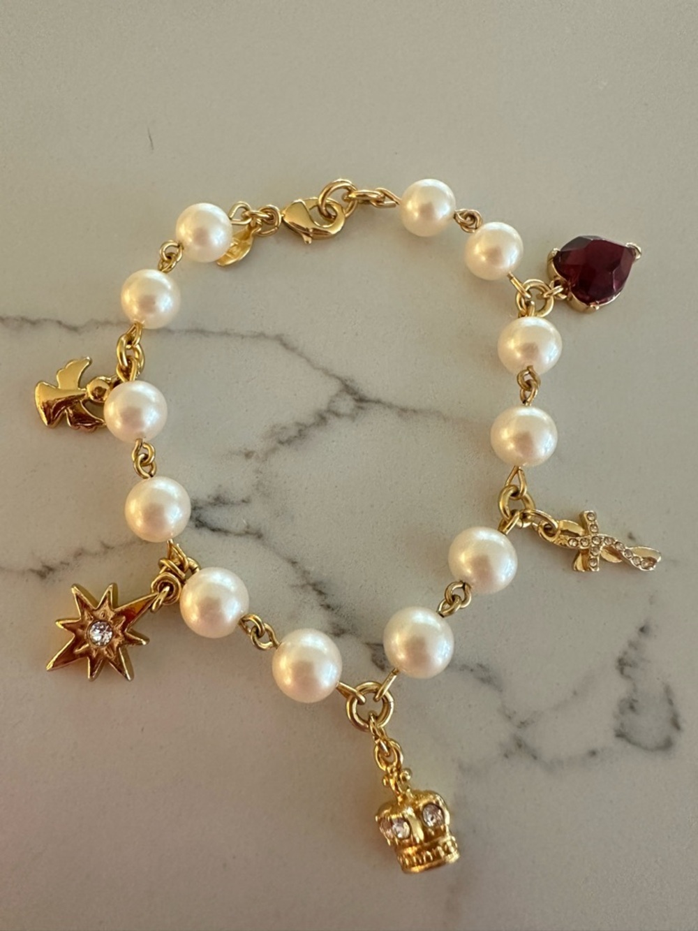 NWOT Pearl Charm Gold Bracelet